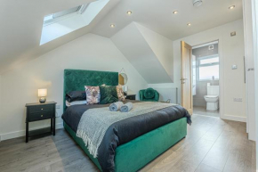 Spacious 3-Bed Apartments in the Heart of Bromley Modern Comfort & Convenience
